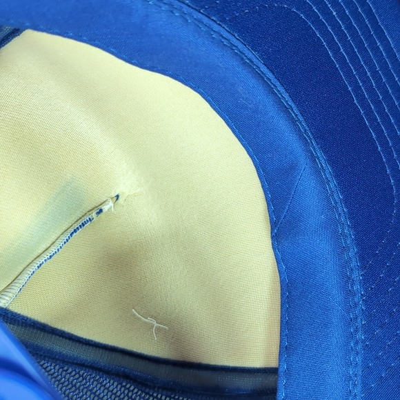 Trimark Toronto Canada,Childcan Charity Hockey Classic Wheatley,Blue Hat,M/L. - Picture 7 of 9